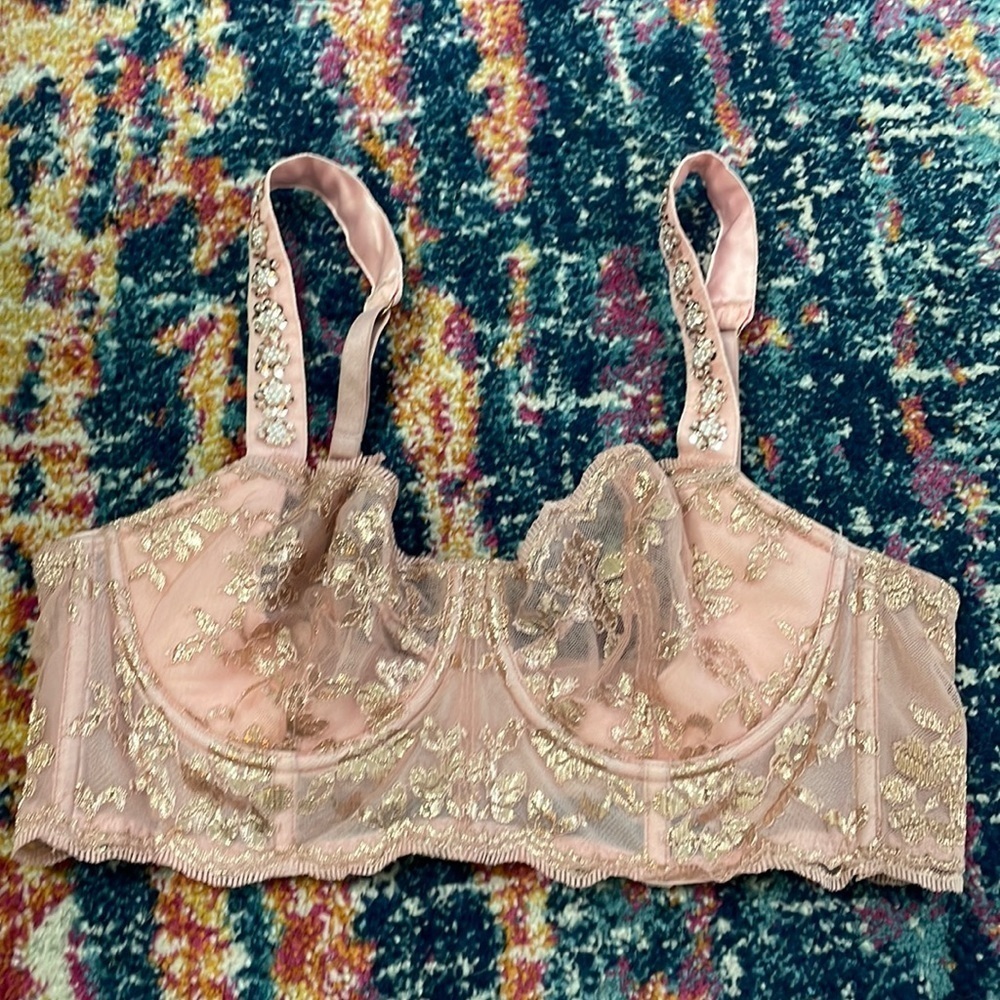 Victoria’s Secret Elegant Sparkly Pink Metallic Floral Sequins Dream Angels Bra